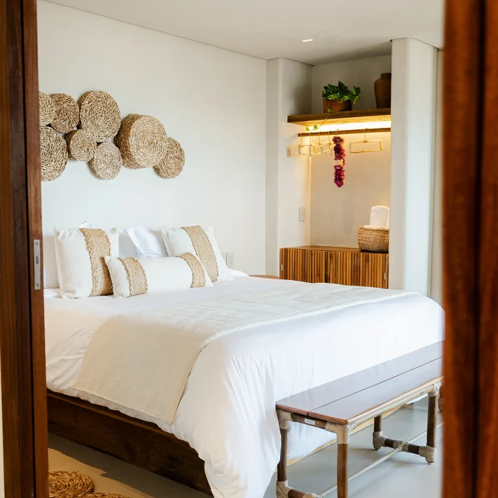 Lahaina Suite_Oceanfront_Lahaina Hotel_(2)