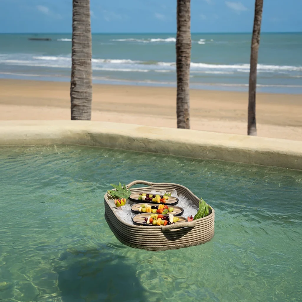 lahaina-ext-piscina-vista-mar.webp